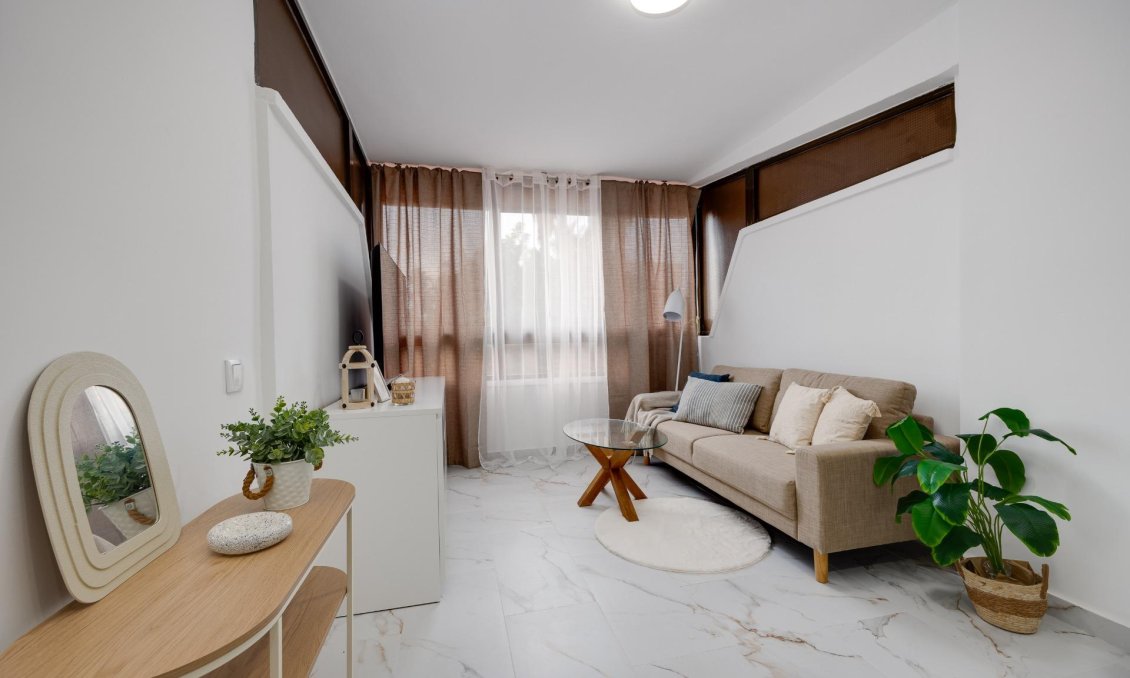 Használt Ingatlanok - Apartman -
Torrevieja - Cabo Cervera