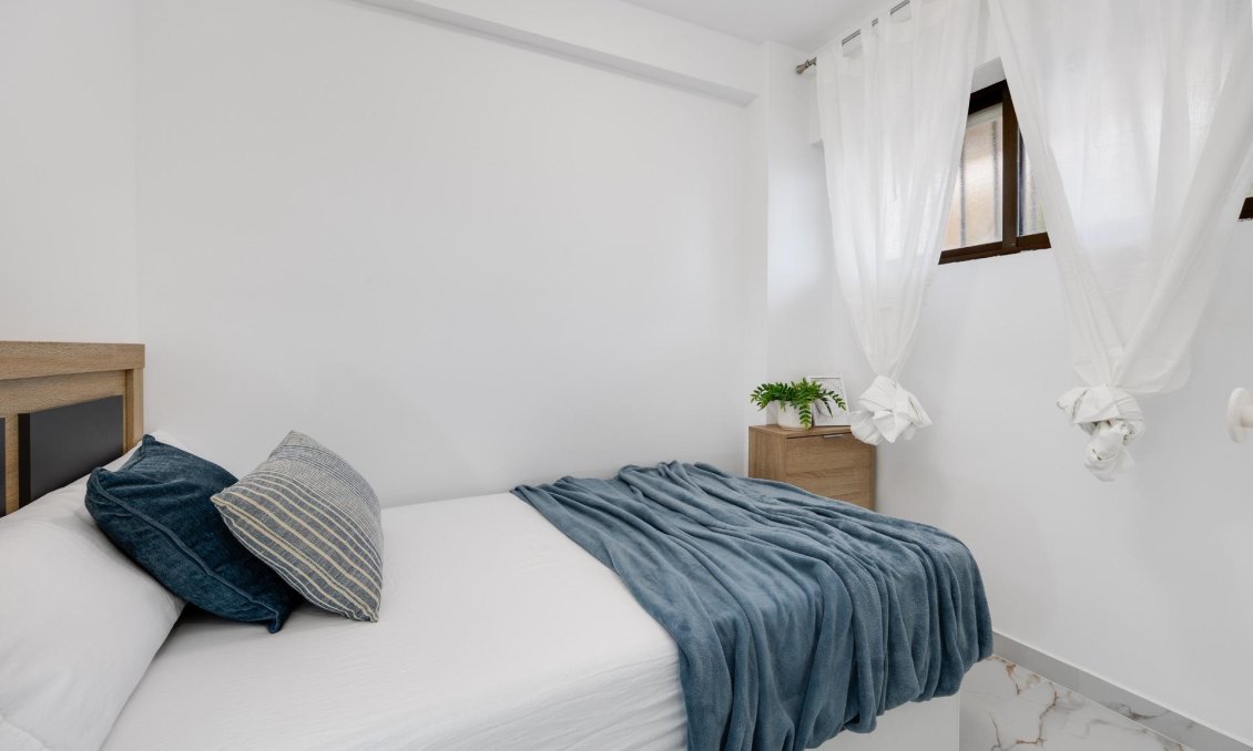 Használt Ingatlanok - Apartman -
Torrevieja - Cabo Cervera