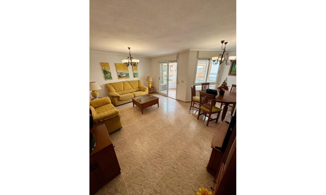 Használt Ingatlanok - Apartman -
Torrevieja - Centrum