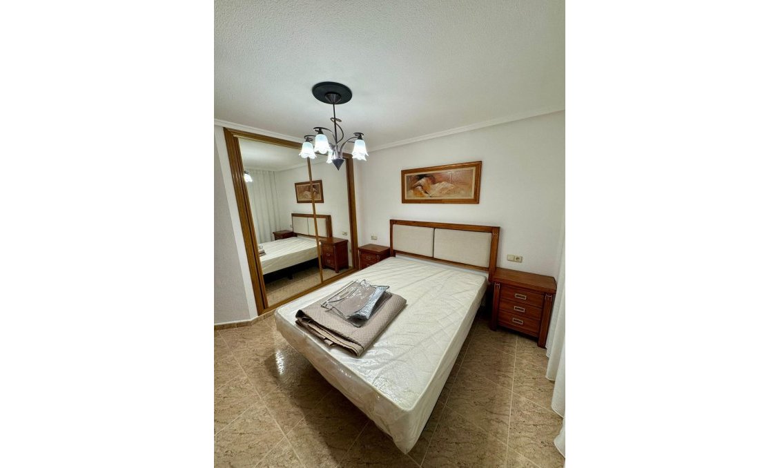Használt Ingatlanok - Apartman -
Torrevieja - Centrum