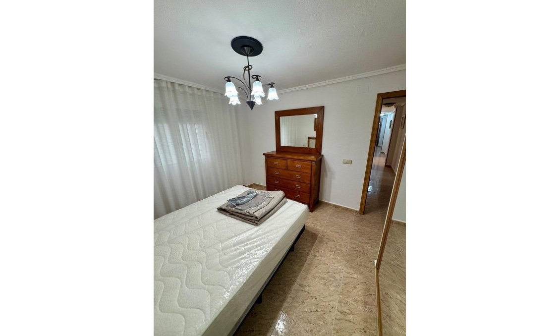 Használt Ingatlanok - Apartman -
Torrevieja - Centrum