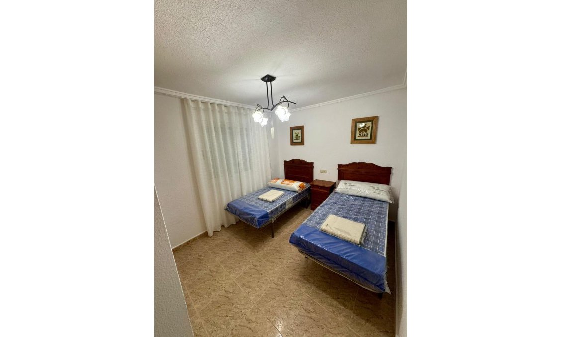 Használt Ingatlanok - Apartman -
Torrevieja - Centrum