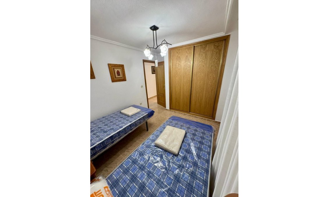 Használt Ingatlanok - Apartman -
Torrevieja - Centrum