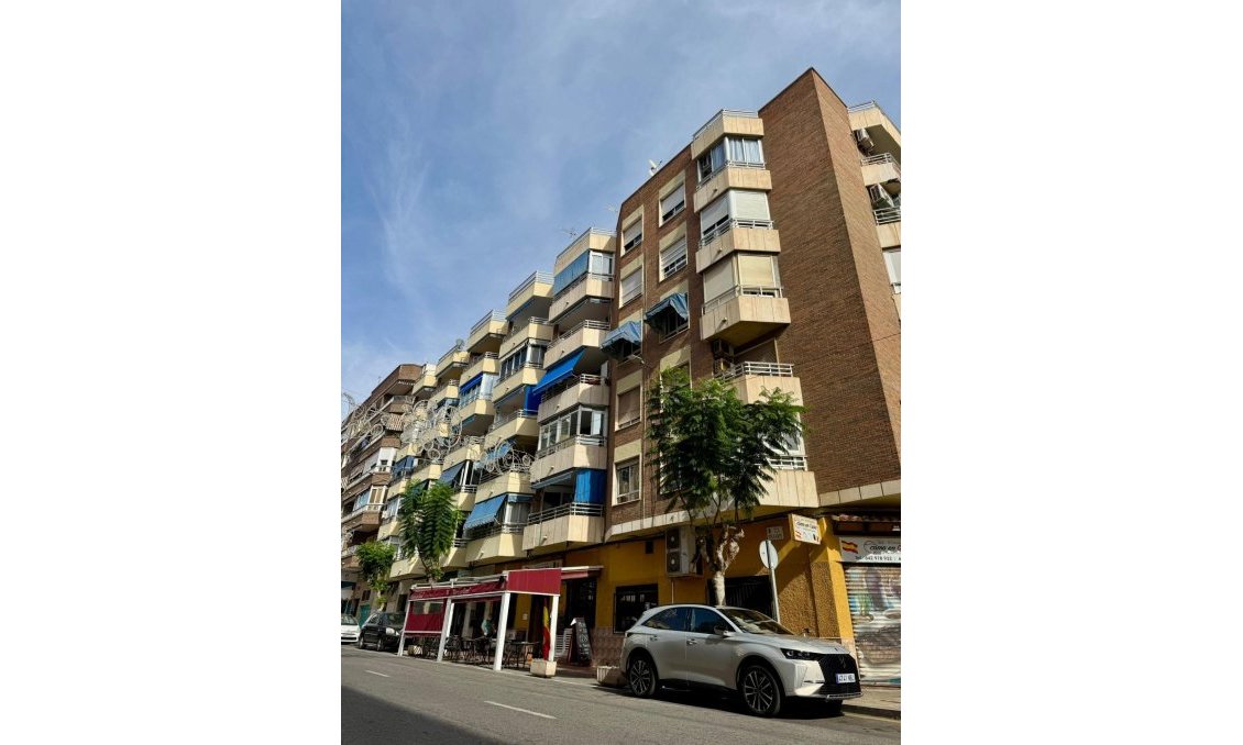 Használt Ingatlanok - Apartman -
Torrevieja - Centrum