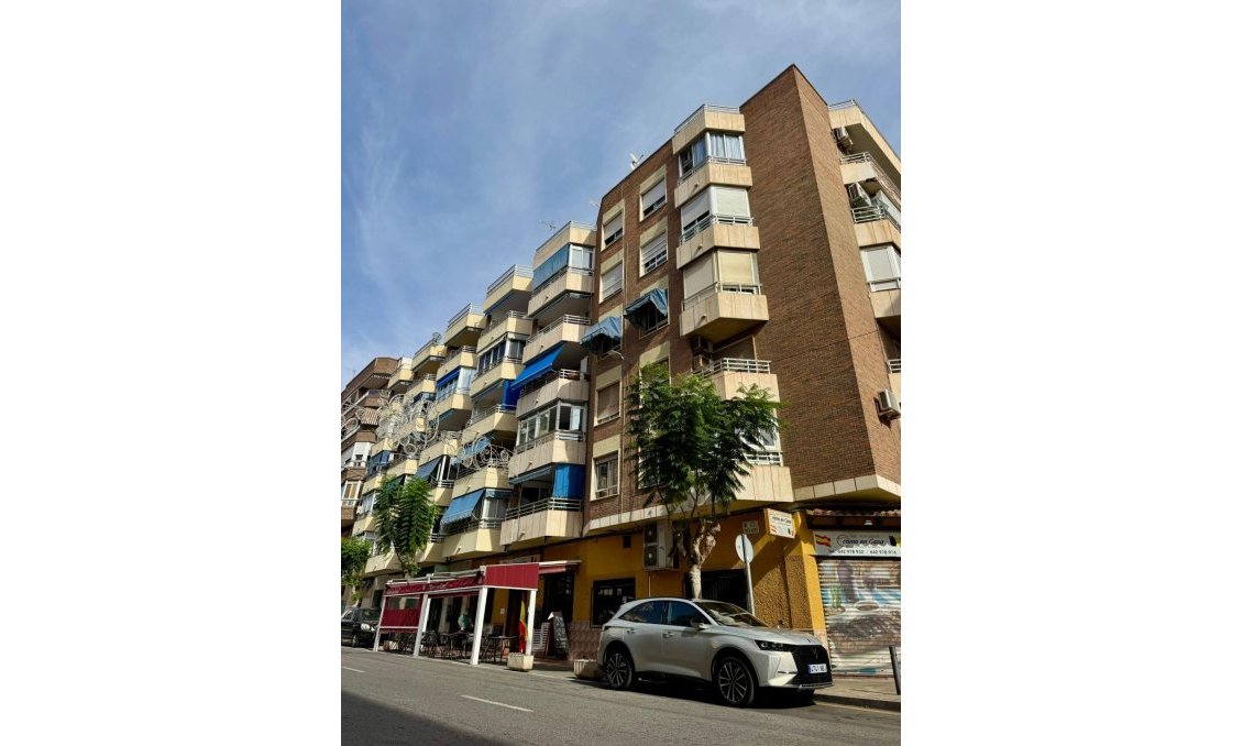 Használt Ingatlanok - Apartman -
Torrevieja - Centrum