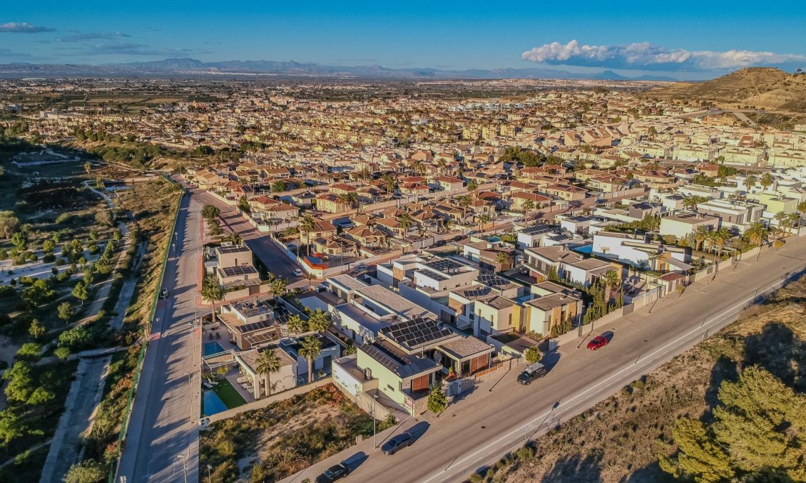 Használt Ingatlanok - Villa -
Benijofar - Residencial Benimar