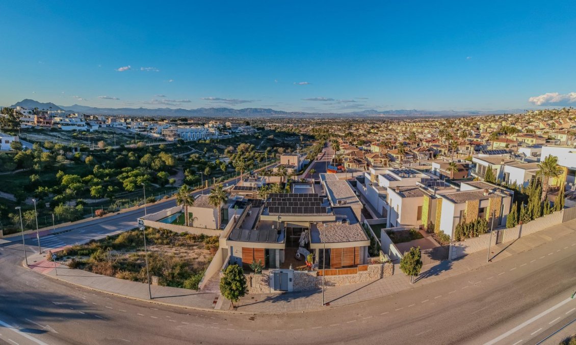 Használt Ingatlanok - Villa -
Benijofar - Residencial Benimar