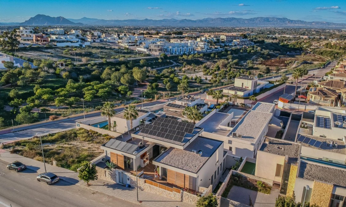 Használt Ingatlanok - Villa -
Benijofar - Residencial Benimar