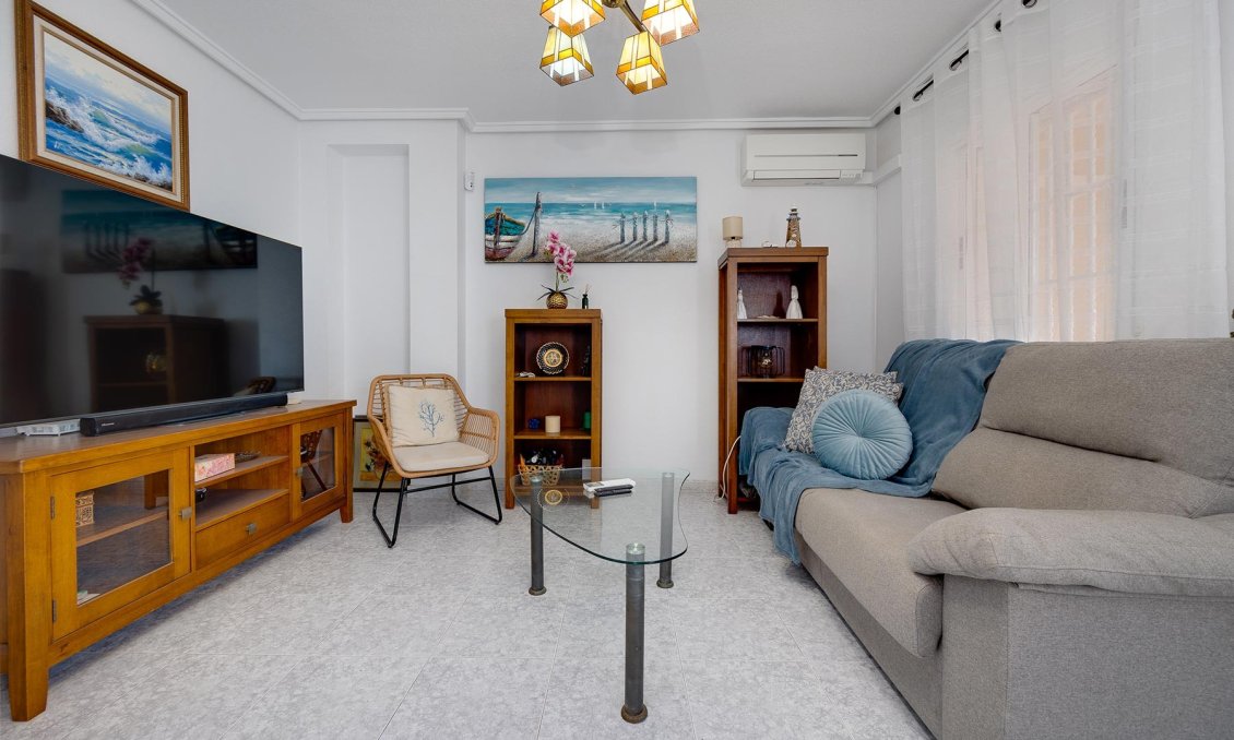 Wiederverkauf - Villa -
Torrevieja - Costa Blanca