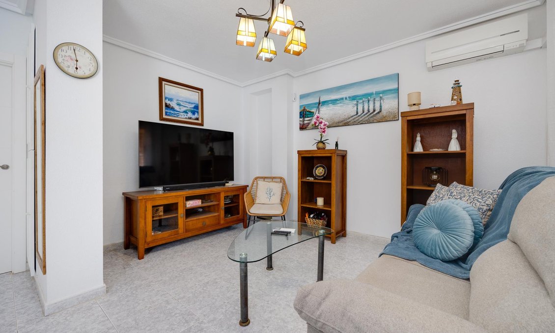 Wiederverkauf - Villa -
Torrevieja - Costa Blanca