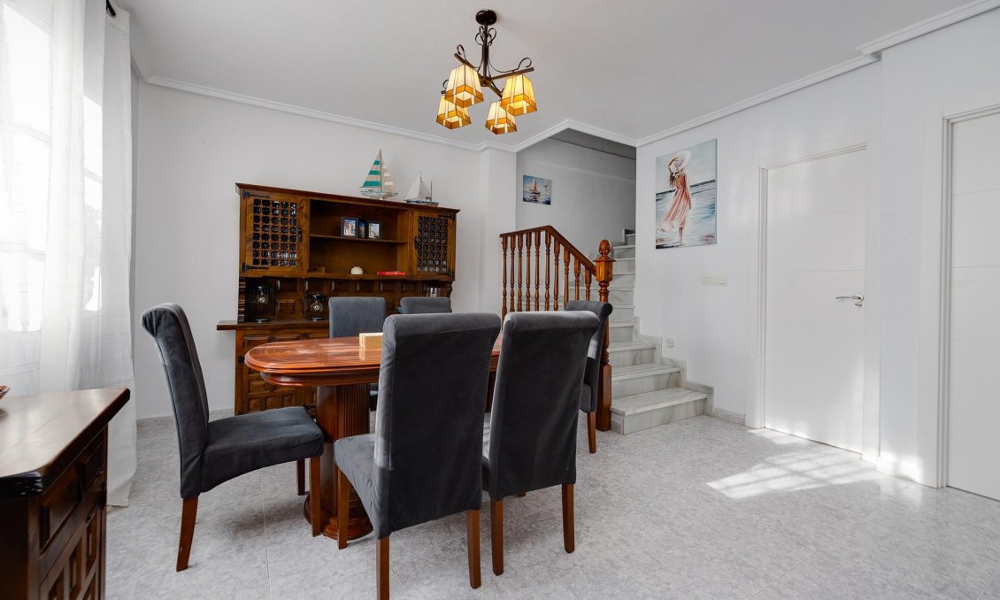 Wiederverkauf - Villa -
Torrevieja - Costa Blanca