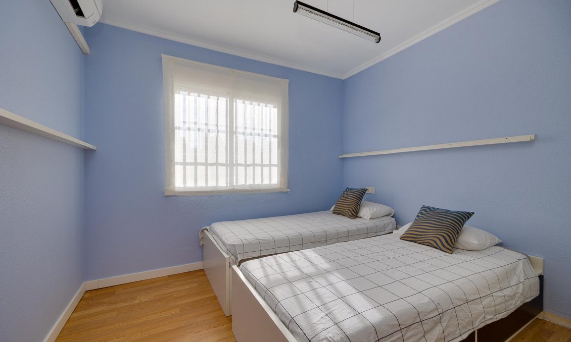 Wiederverkauf - Villa -
Torrevieja - Costa Blanca