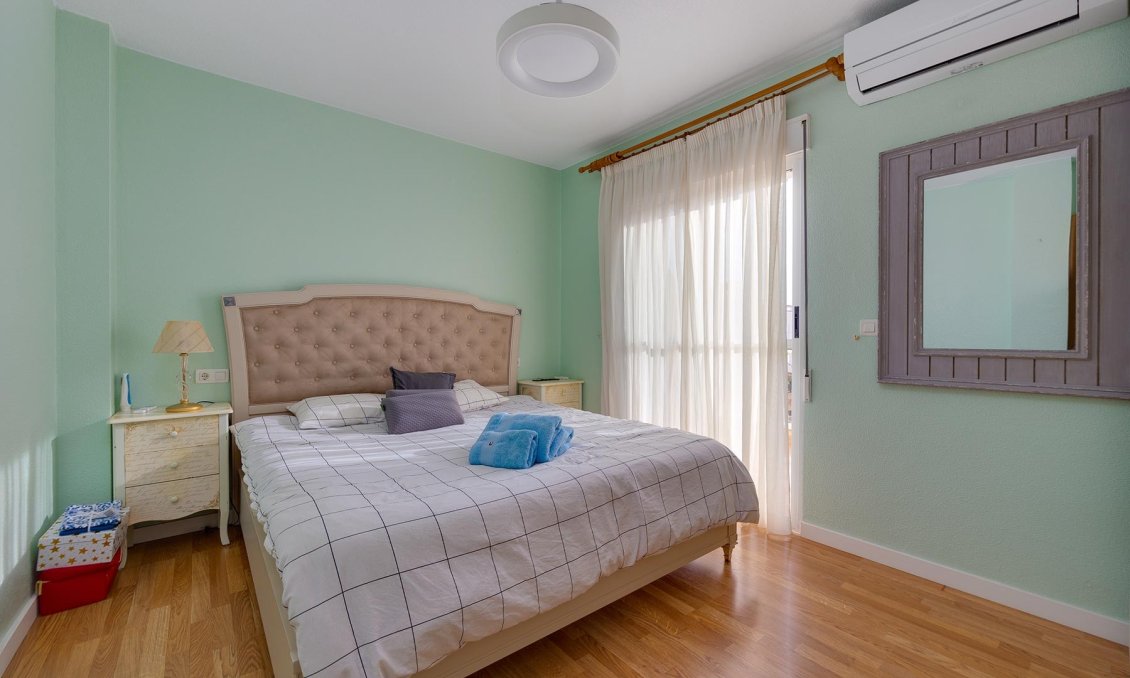 Wiederverkauf - Villa -
Torrevieja - Costa Blanca