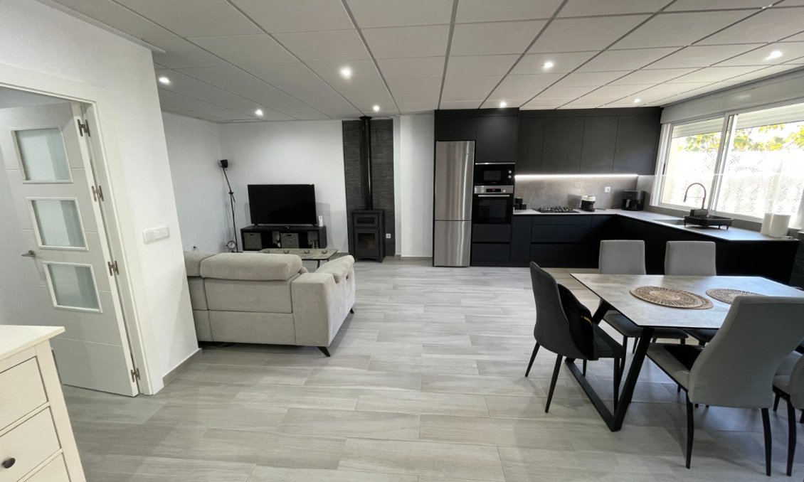 Használt Ingatlanok - Sorház -
Algorfa - Inland