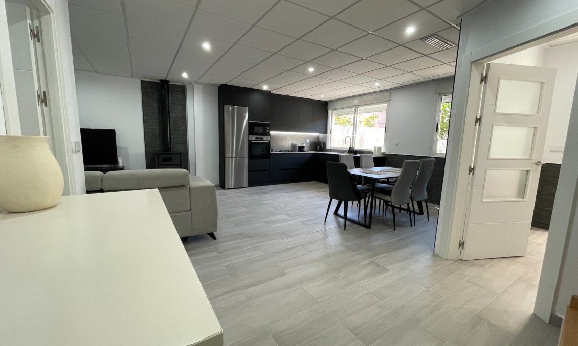 Használt Ingatlanok - Sorház -
Algorfa - Inland