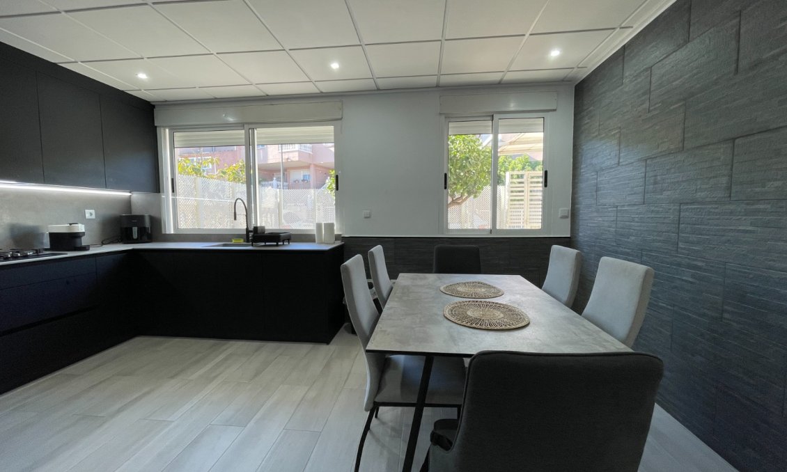 Használt Ingatlanok - Sorház -
Algorfa - Inland