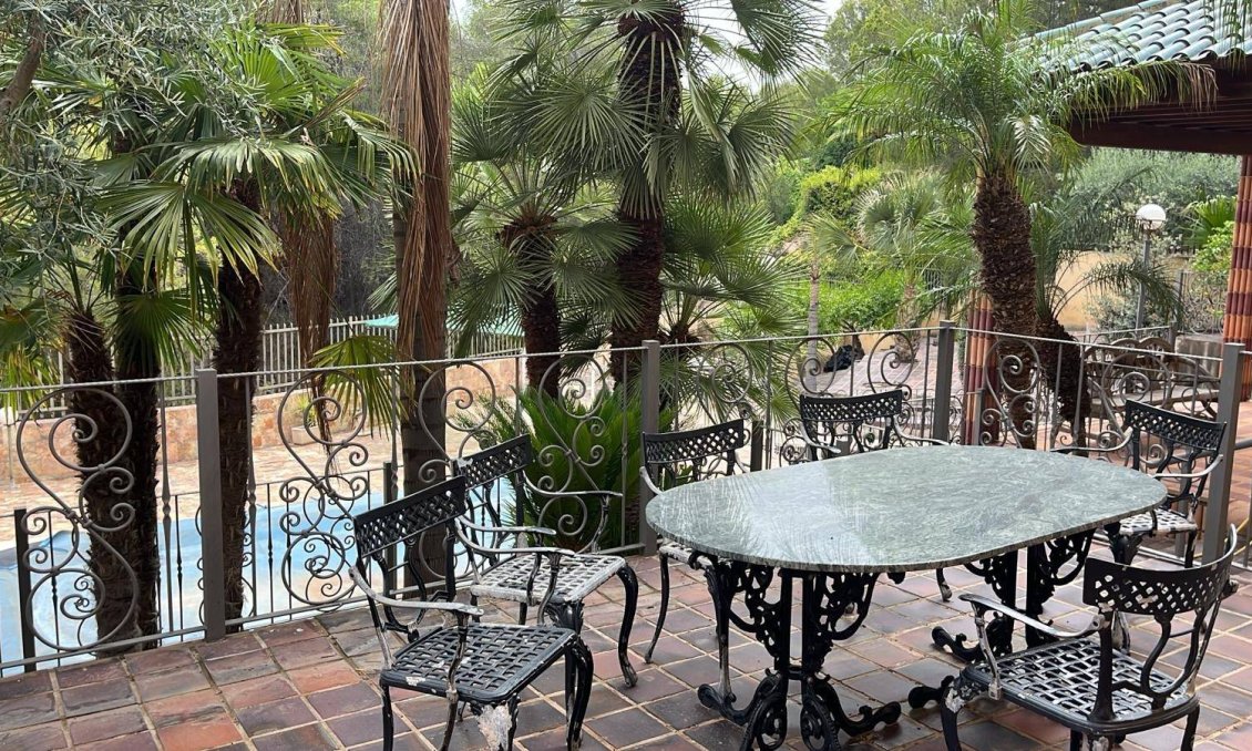 Resale - Villa -
El Palmar
