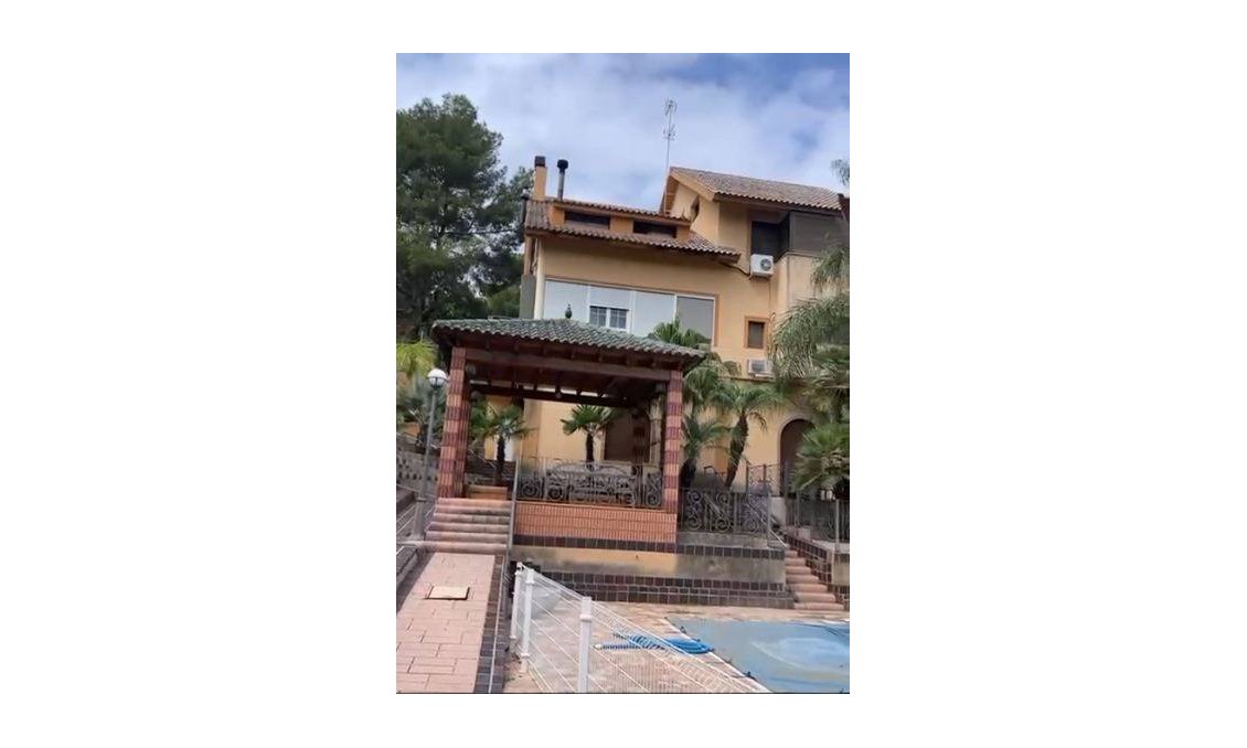 Resale - Villa -
El Palmar