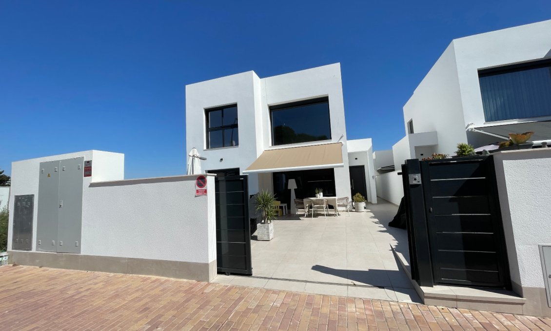 Revânzare - Vilă -
Formentera del Segura - Costa Blanca