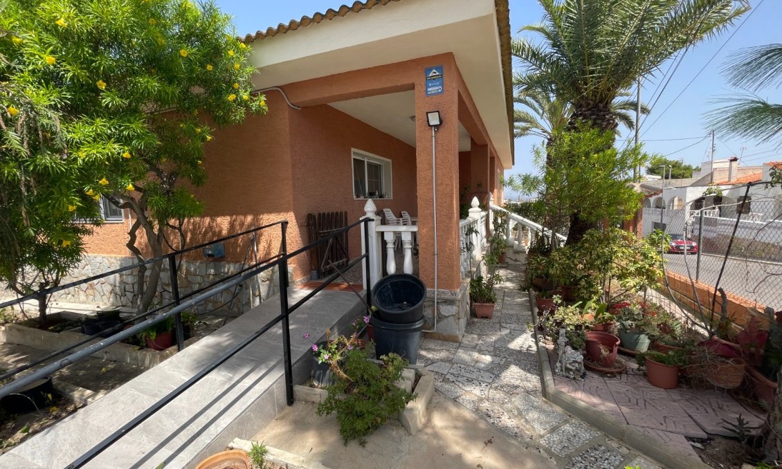 Használt Ingatlanok - Villa -
Benijofar - Costa Blanca