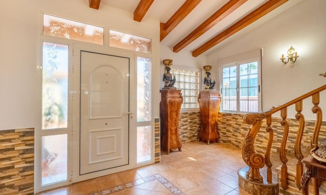 Használt Ingatlanok - Villa -
Torrevieja - El Chaparral