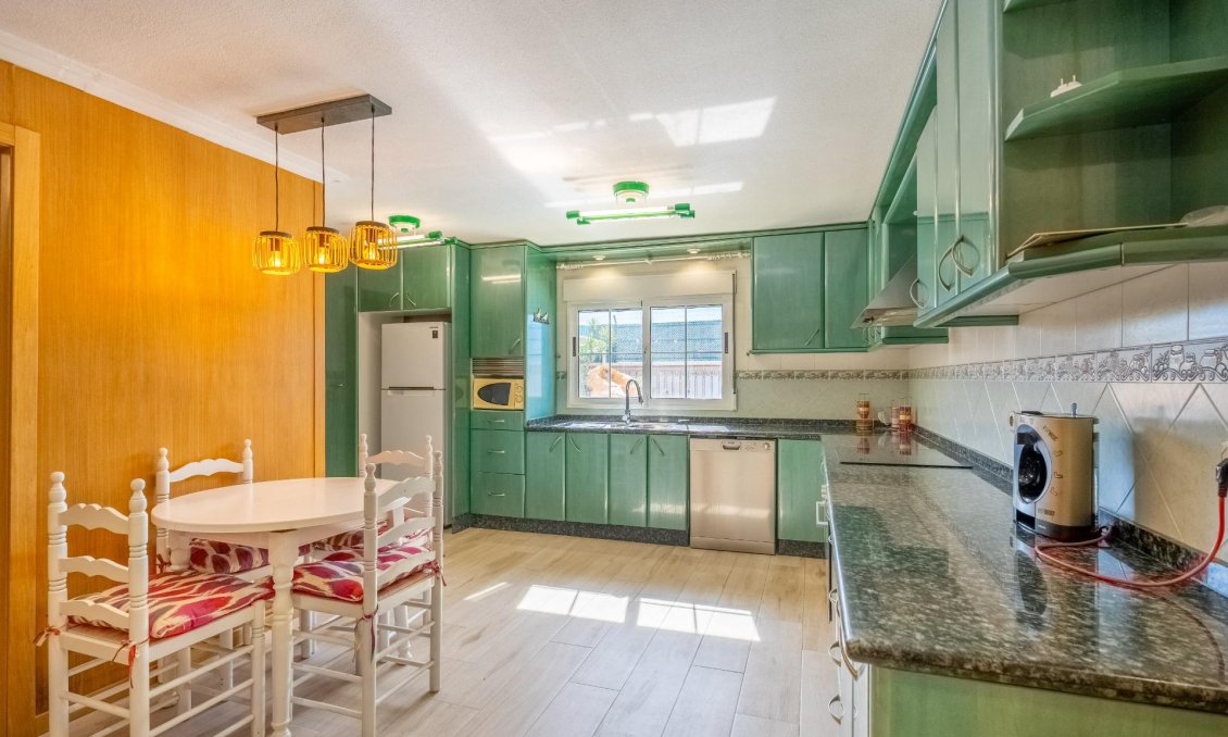 Használt Ingatlanok - Villa -
Torrevieja - El Chaparral