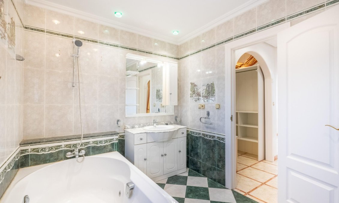 Használt Ingatlanok - Villa -
Torrevieja - El Chaparral