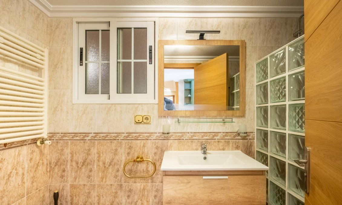 Használt Ingatlanok - Villa -
Torrevieja - El Chaparral