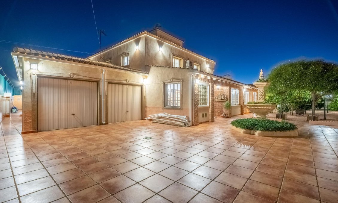 Használt Ingatlanok - Villa -
Torrevieja - El Chaparral