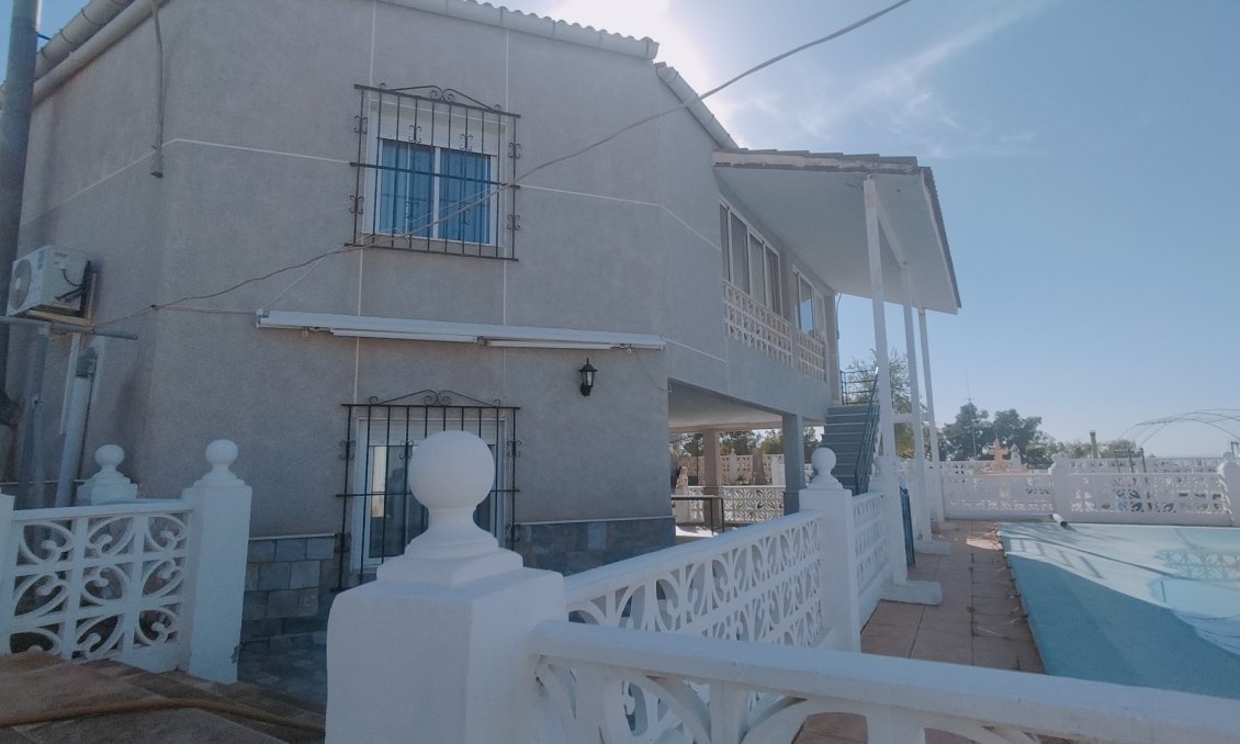 Használt Ingatlanok - Villa -
Crevillent - Inland