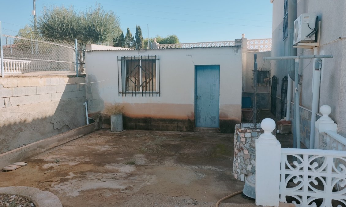 Használt Ingatlanok - Villa -
Crevillent - Inland