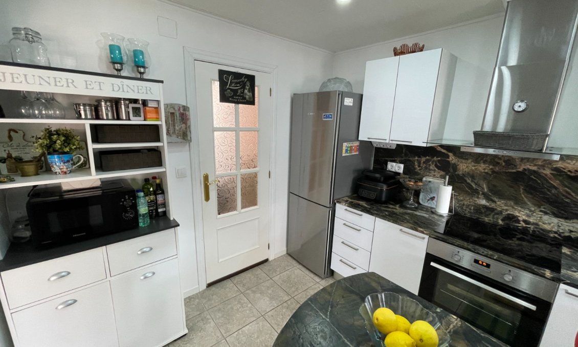 Használt Ingatlanok - Apartman -
Almoradí - Inland