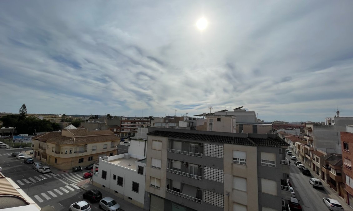 Használt Ingatlanok - Apartman -
Almoradí - Inland