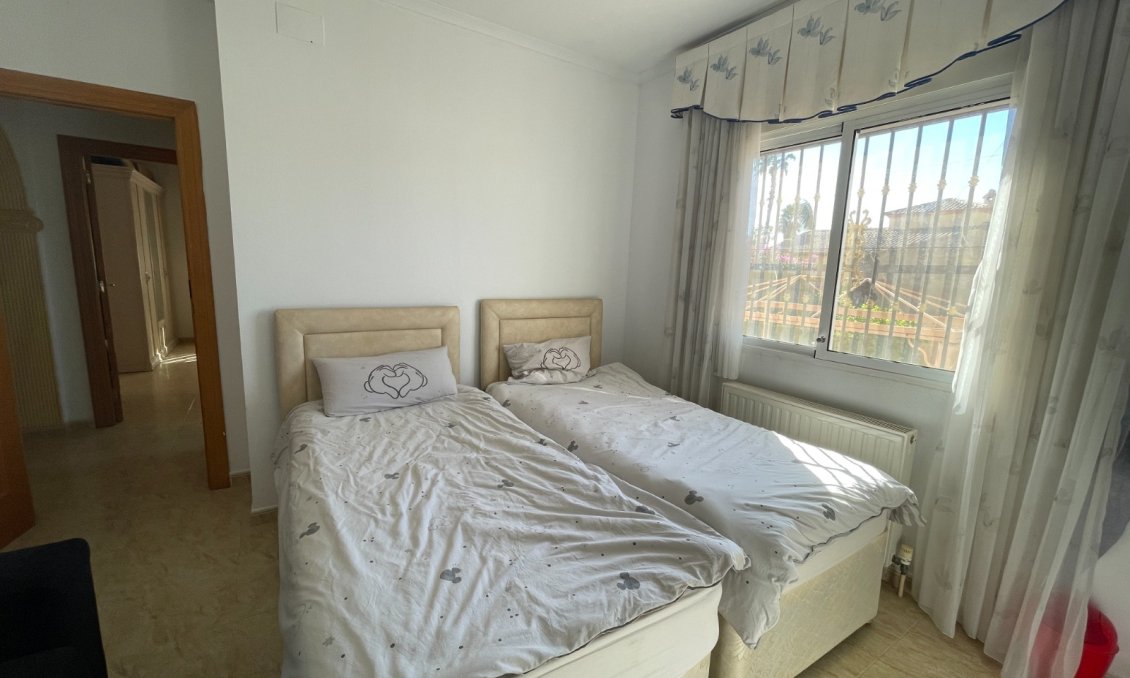 Revânzare - Vilă -
Catral - Costa Blanca