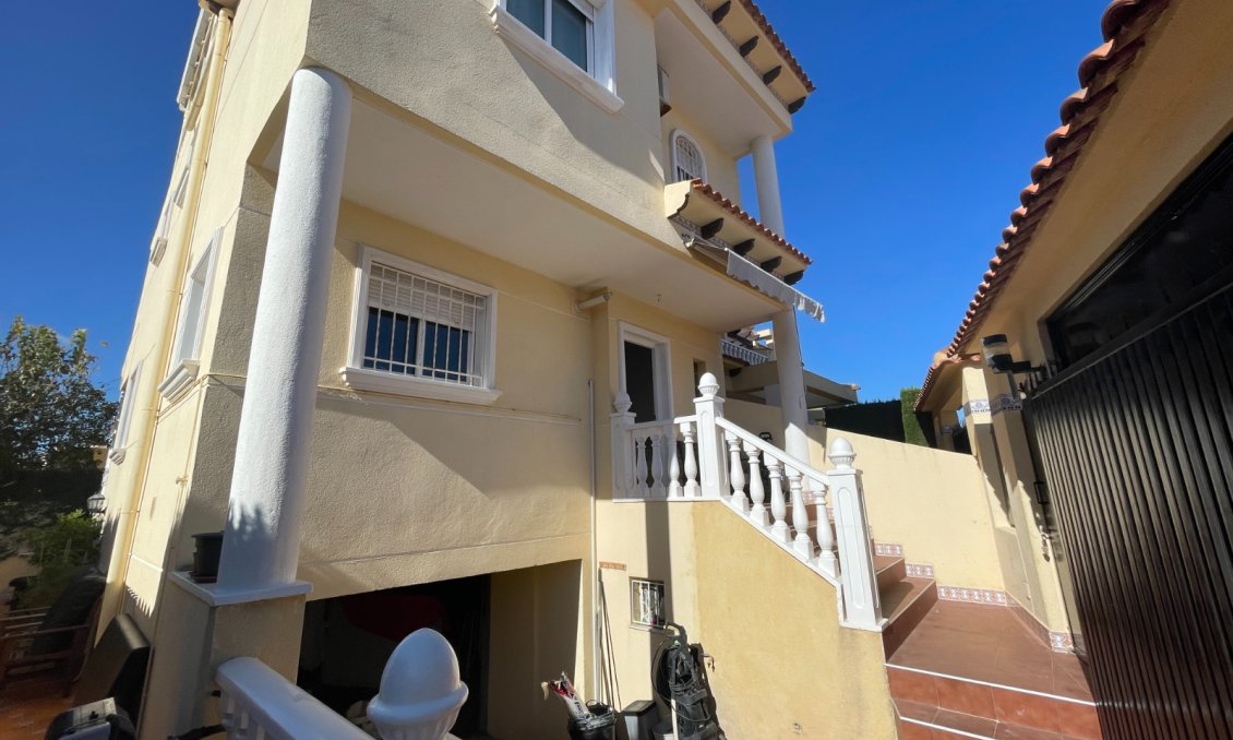 Használt Ingatlanok - Villa -
Guardamar del Segura - Costa Blanca