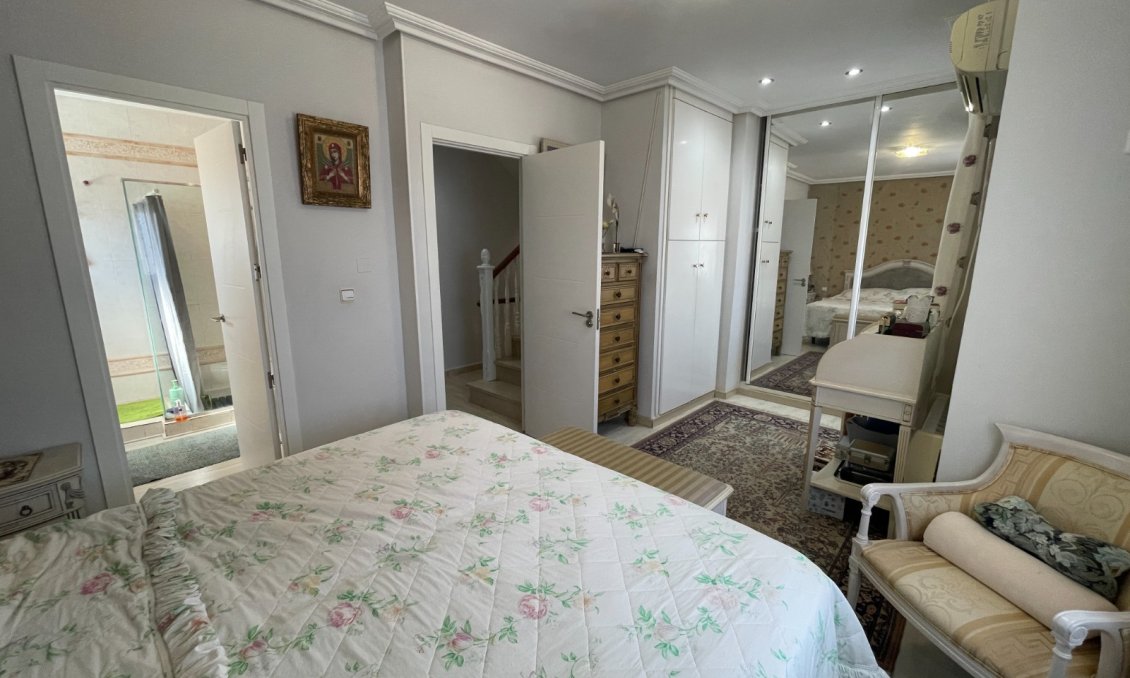 Használt Ingatlanok - Villa -
Guardamar del Segura - Costa Blanca