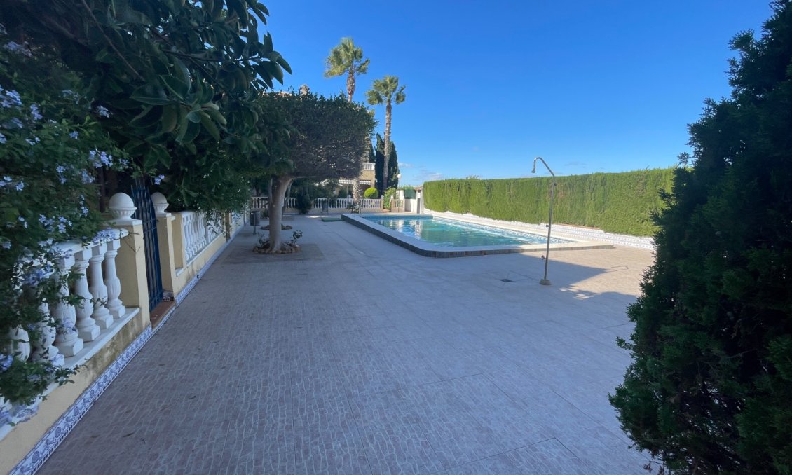 Használt Ingatlanok - Villa -
Guardamar del Segura - Costa Blanca