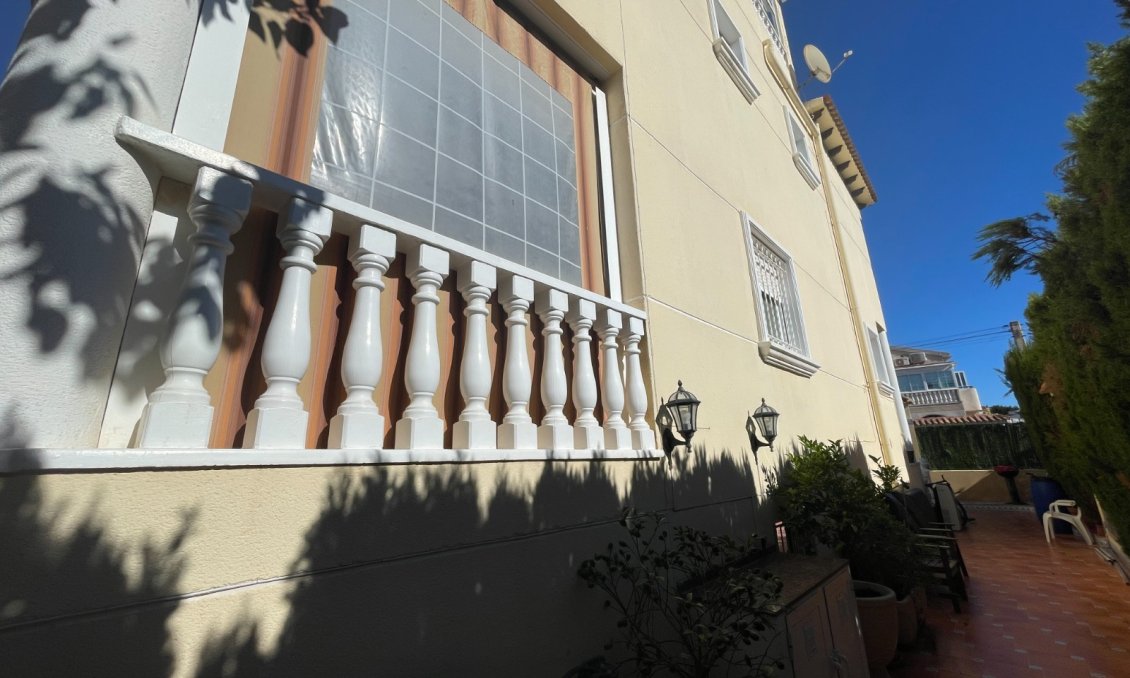 Használt Ingatlanok - Villa -
Guardamar del Segura - Costa Blanca