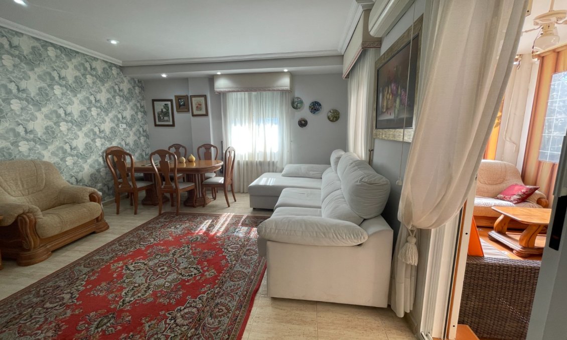 Használt Ingatlanok - Villa -
Guardamar del Segura - Costa Blanca