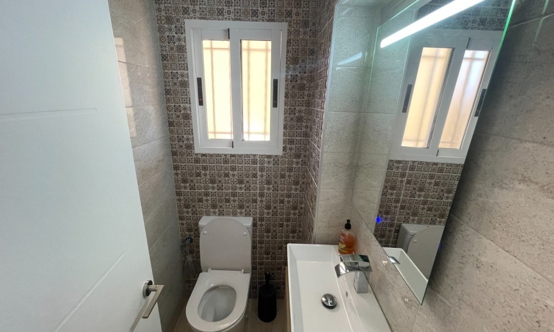 Használt Ingatlanok - Villa -
Guardamar del Segura - Costa Blanca