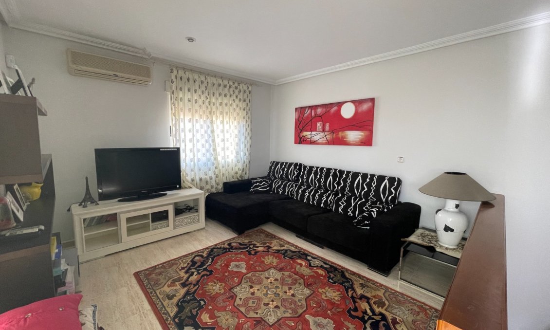 Használt Ingatlanok - Villa -
Guardamar del Segura - Costa Blanca