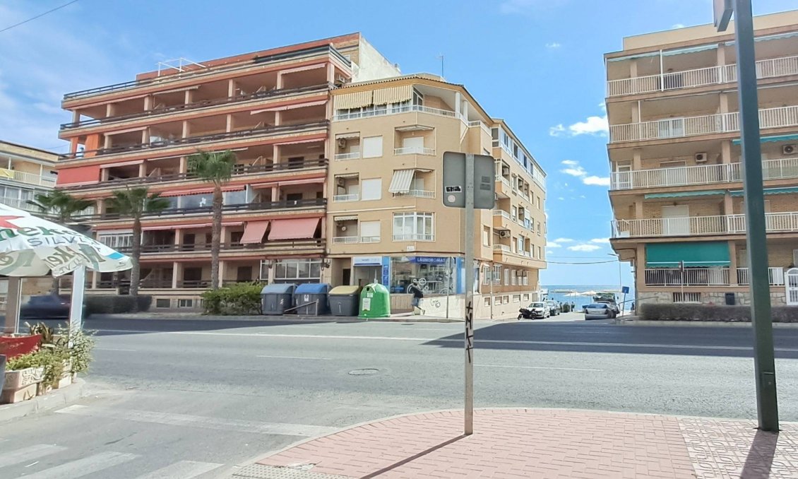 Wiederverkauf - Penthouse -
Torrevieja - Playa De Los Naufragos