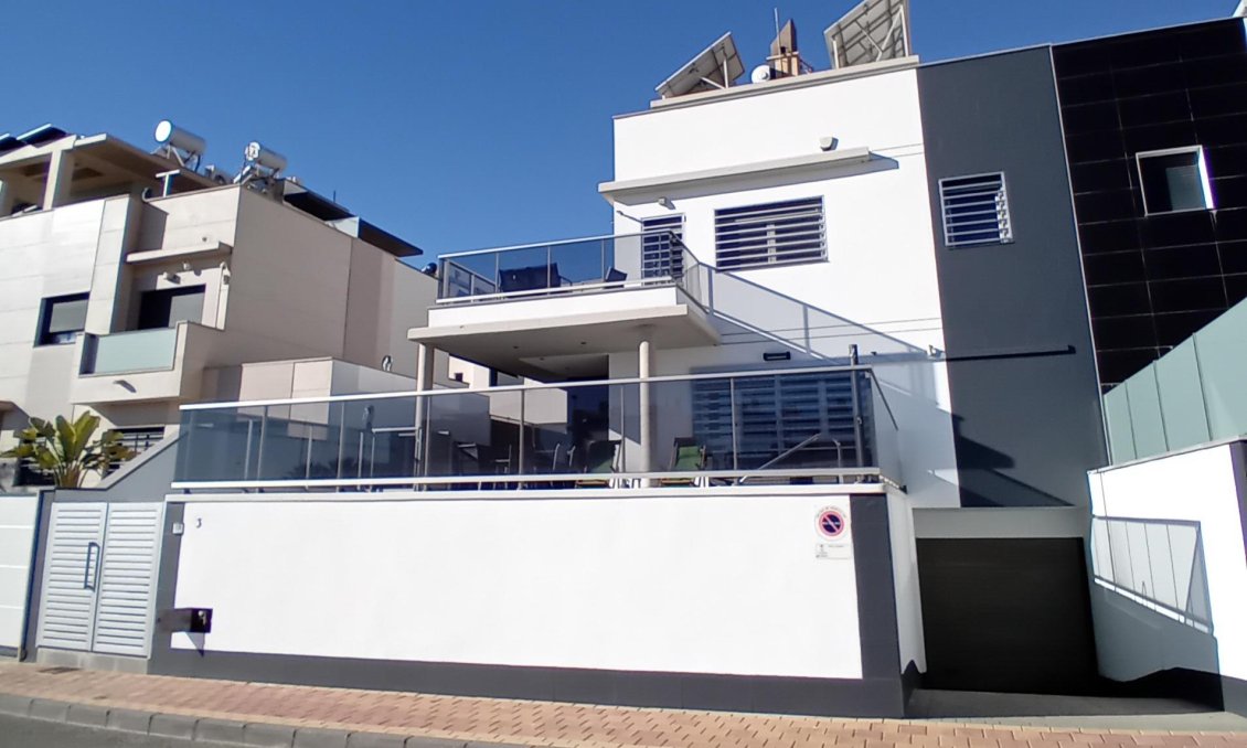 Használt Ingatlanok - Villa -
Puerto de Mazarron - El Alamillo