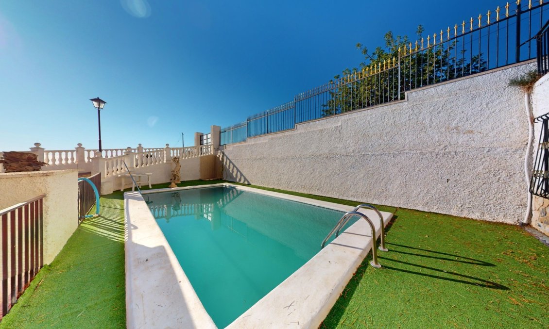 Használt Ingatlanok - Villa -
Crevillent - Inland