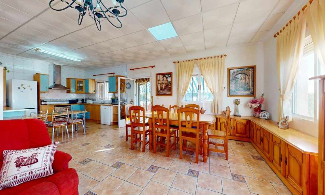 Használt Ingatlanok - Villa -
Crevillent - Inland