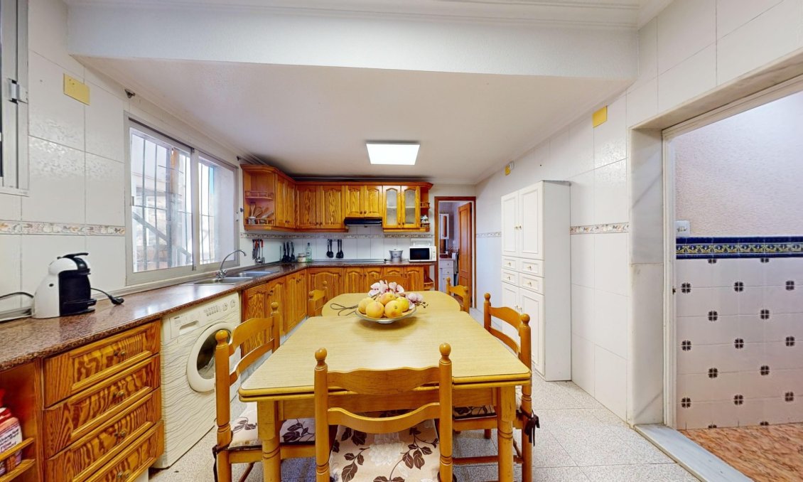 Használt Ingatlanok - Villa -
Crevillent - Inland