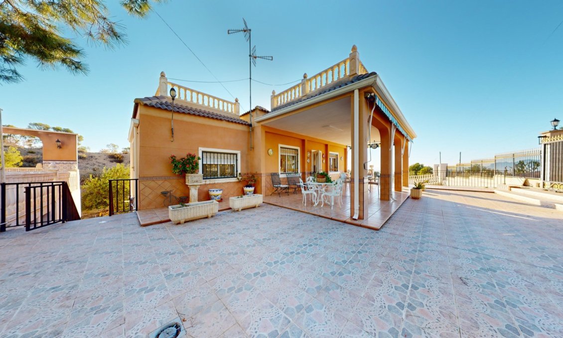 Használt Ingatlanok - Villa -
Crevillent - Inland