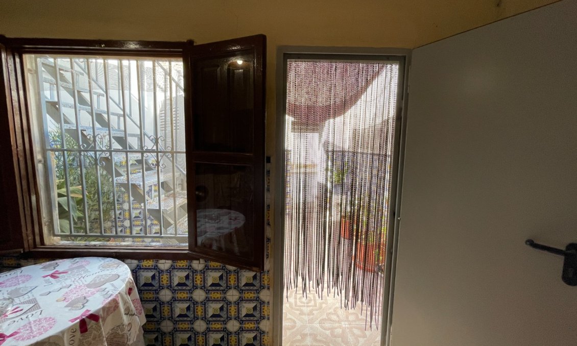 Használt Ingatlanok - Sorház -
Jacarilla - Inland