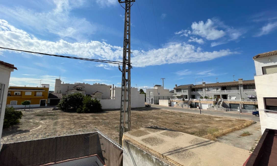 Használt Ingatlanok - Sorház -
Jacarilla - Inland
