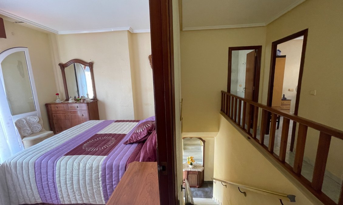 Használt Ingatlanok - Sorház -
Jacarilla - Inland